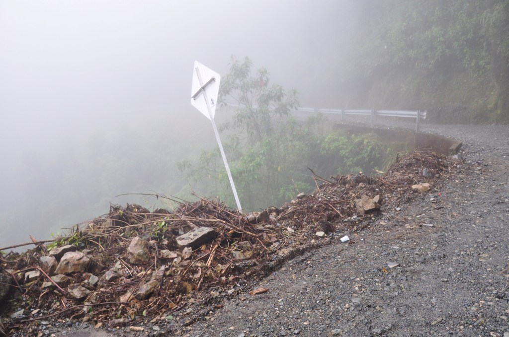 Thrilling Colombia: trampoline of death 